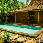 Wahyu Villa 3BR Seminyak Bali Pool